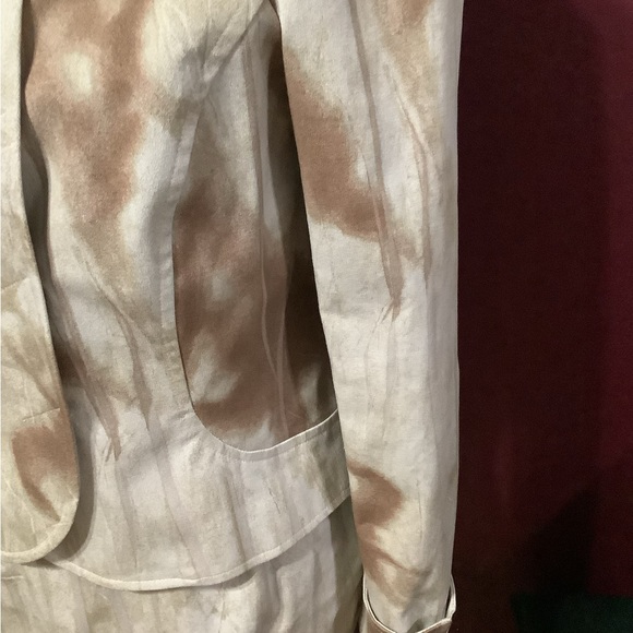 Lauren Taylor 4pc skirt suit with removable fur collar. - Picture 11 of 12